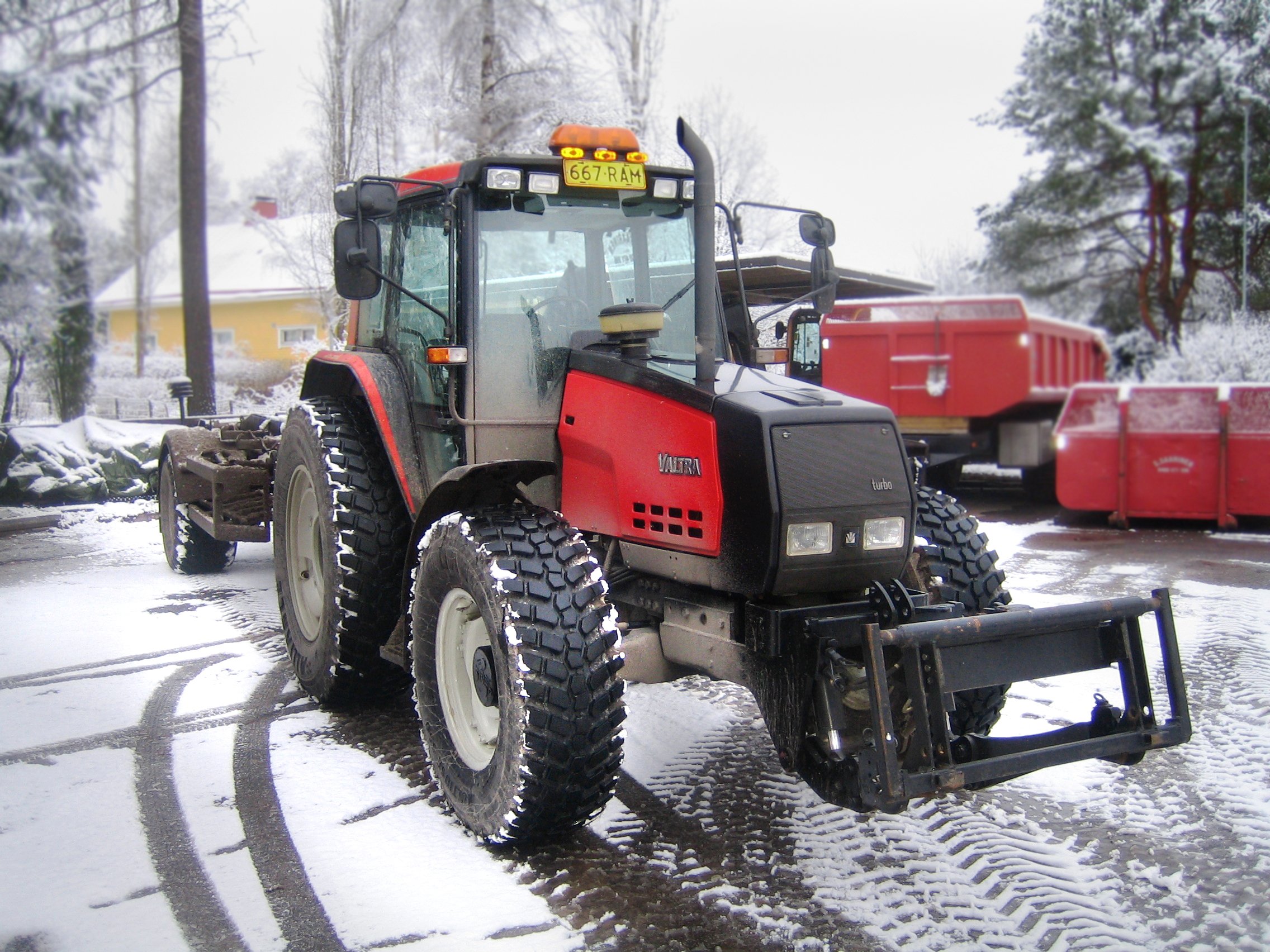 Alliance 550 tires on municipal tractor